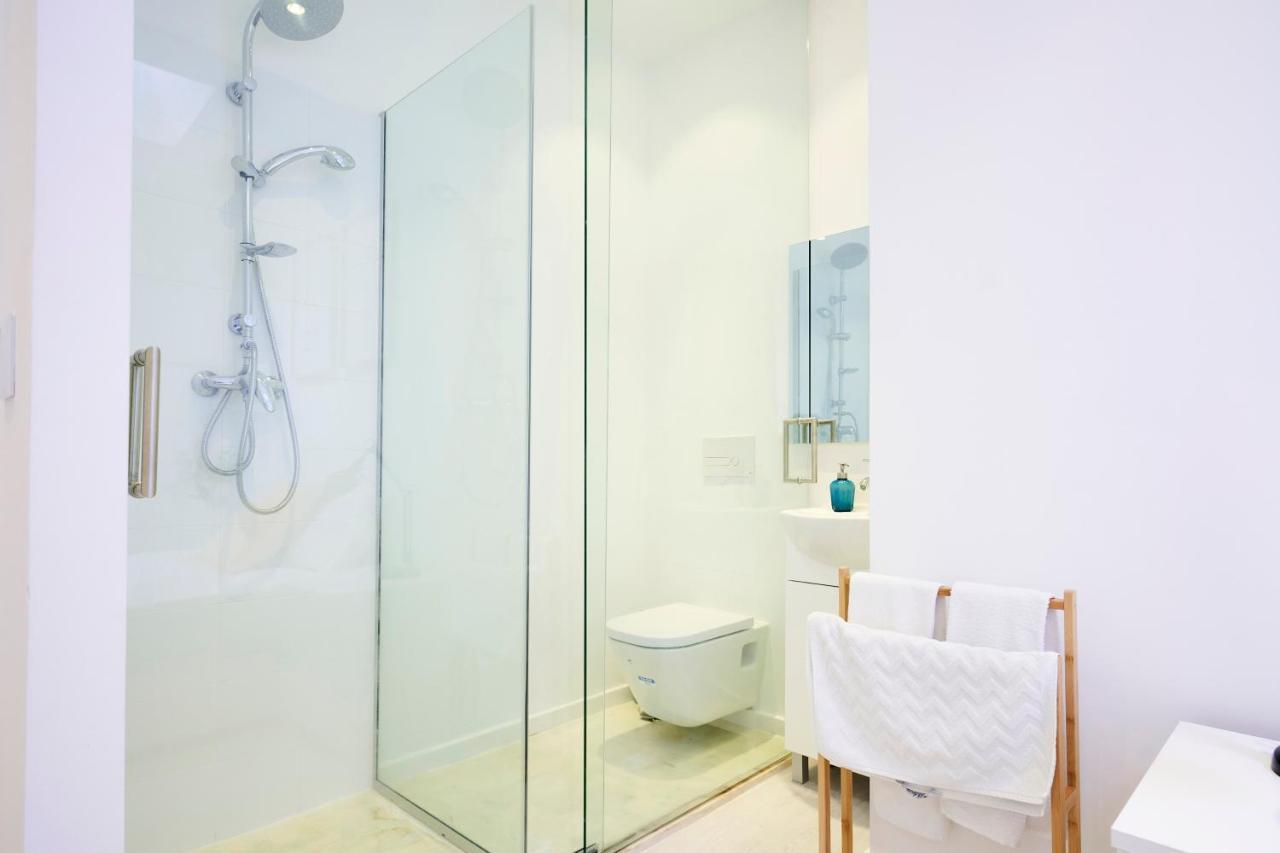 Altido Fabulous 3-br In Western Apartment *